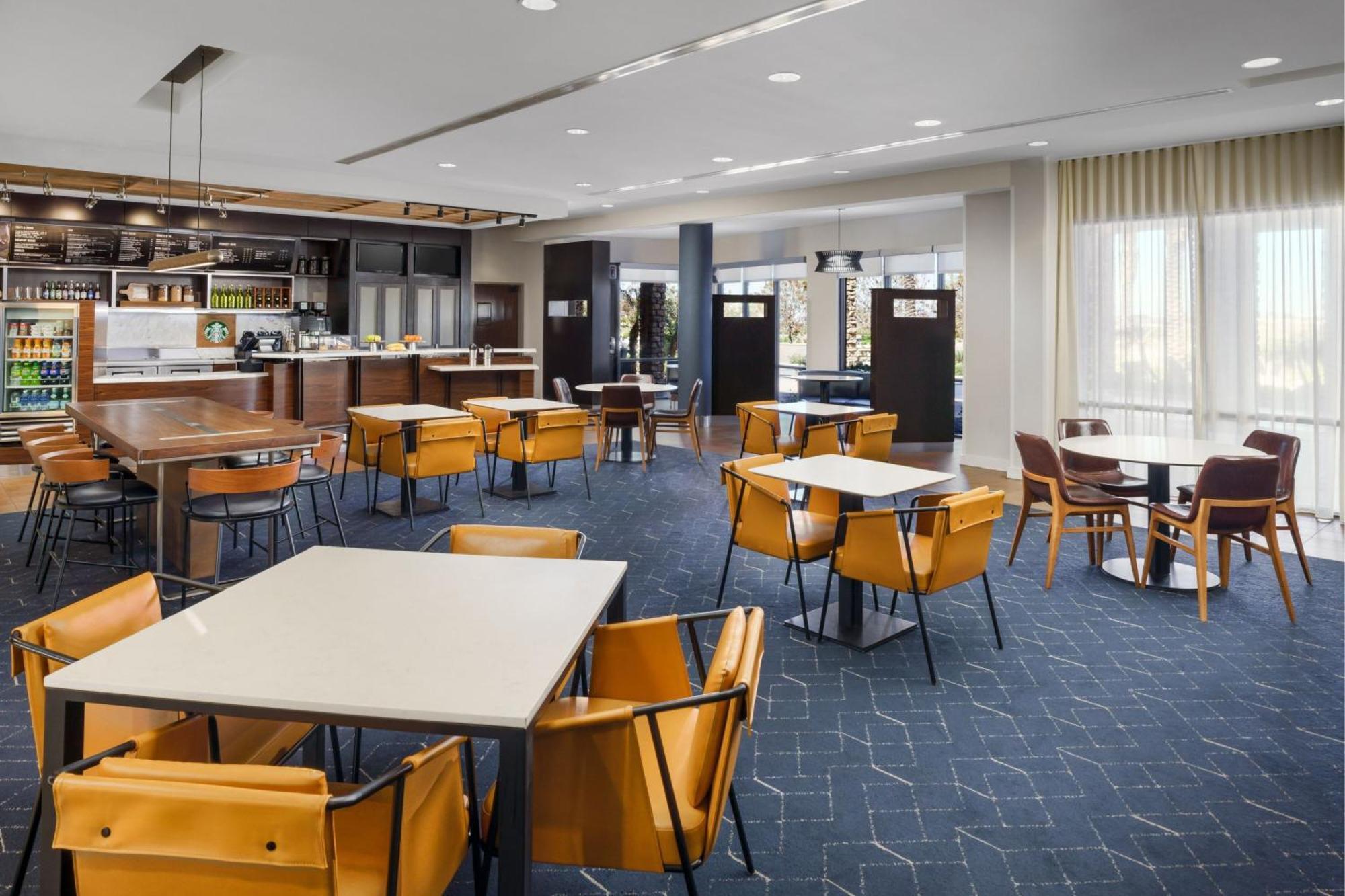 Courtyard By Marriott Phoenix Mesa Gateway Airport Exterior foto